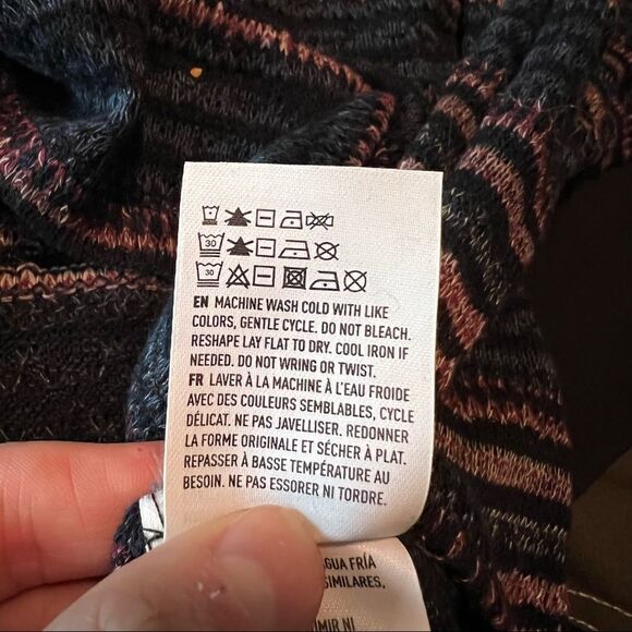 3 for $30! American eagle short sleeve knit top - Picture 7 of 10